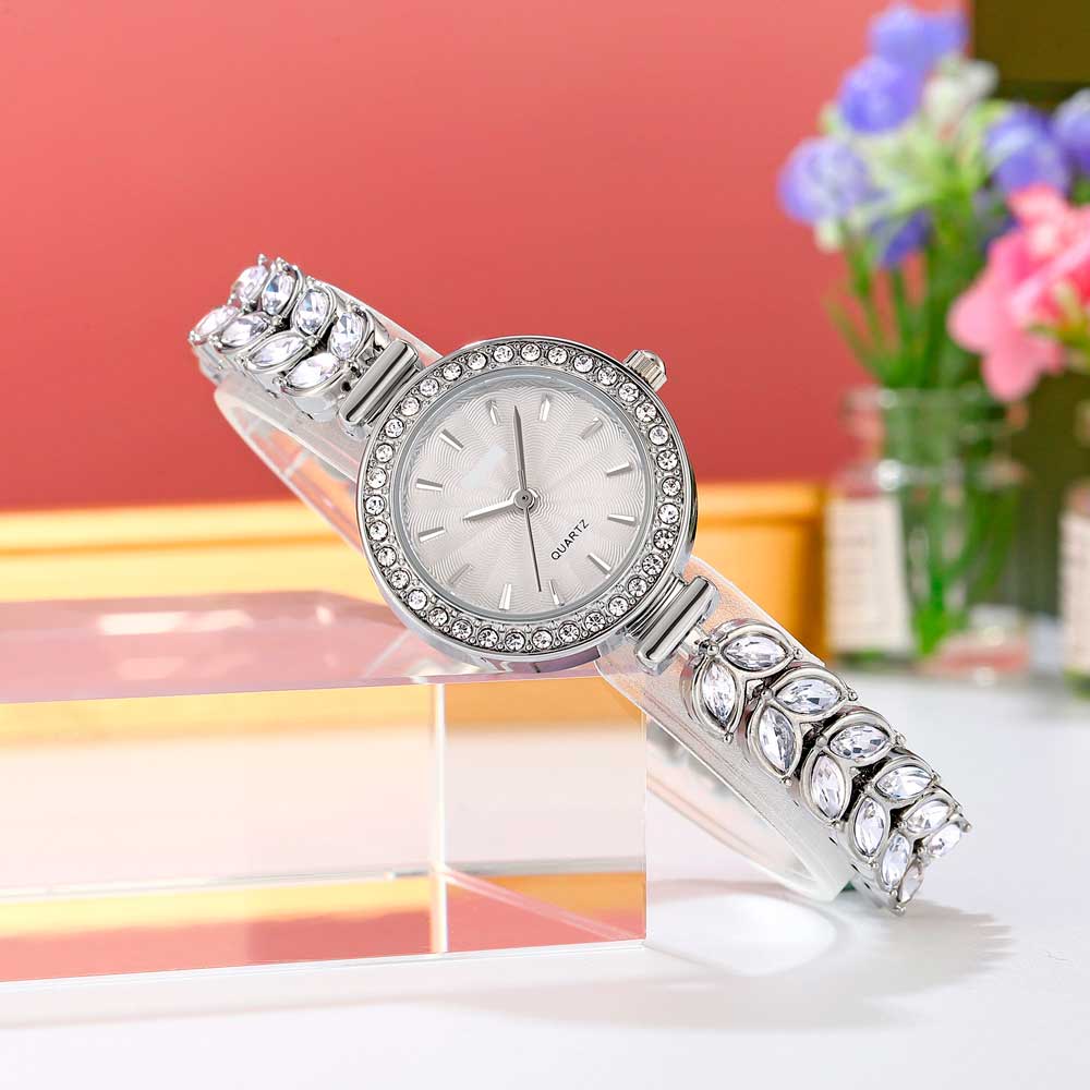 Women's Sport Analog Quartz Watch with Diamond Accents – Waterproof Alloy Wristwatch